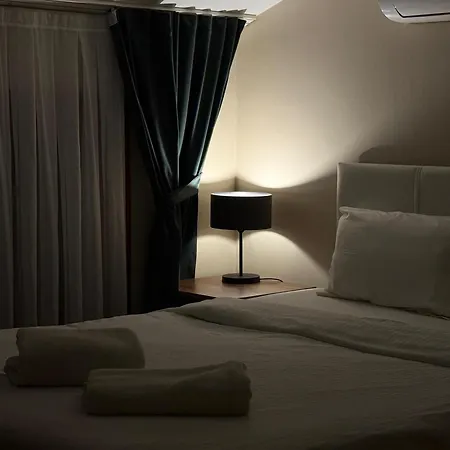 Manzara Oeduellue Bueyuek Havuzlu Premium