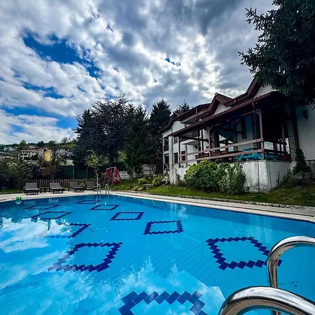 Manzara Oeduellue Bueyuek Havuzlu Premium * Dibektas