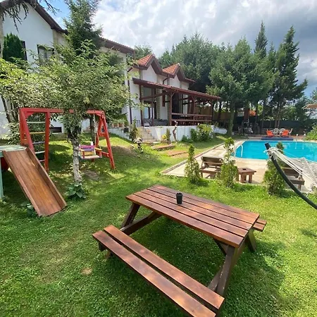 Manzara Oeduellue Bueyuek Havuzlu Premium Dibektas