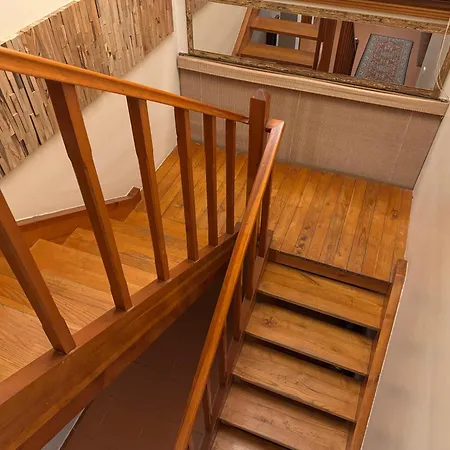 Manzara Oeduellue Bueyuek Havuzlu Premium