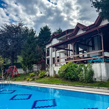 Manzara Oeduellue Bueyuek Havuzlu Premium * Dibektas