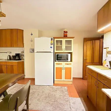 Manzara Oeduellue Bueyuek Havuzlu Premium