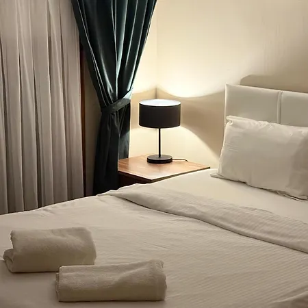 Vila Manzara Oeduellue Bueyuek Havuzlu Premium *