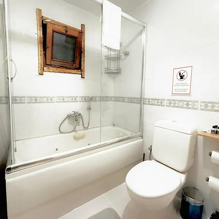 Vila Manzara Oeduellue Bueyuek Havuzlu Premium *