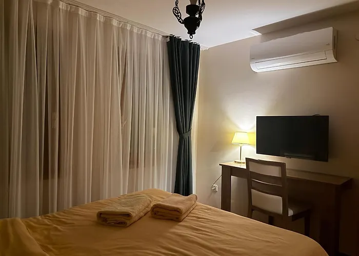 Manzara Oeduellue Bueyuek Havuzlu Premium * Dibektas