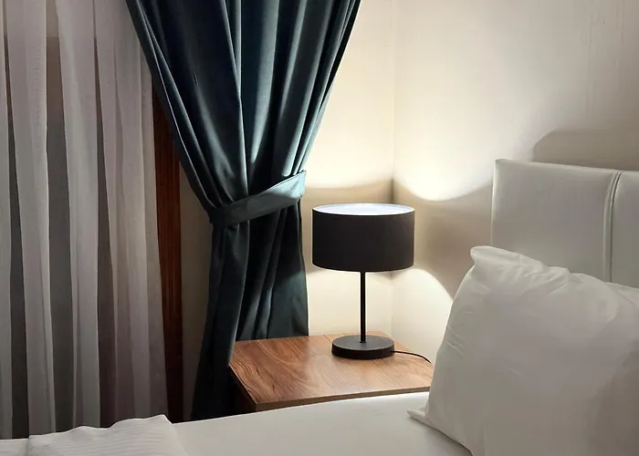 Manzara Oeduellue Bueyuek Havuzlu Premium * Dibektas