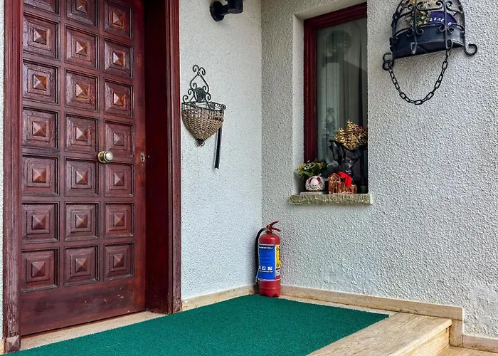 Manzara Oeduellue Bueyuek Havuzlu Premium * Dibektas