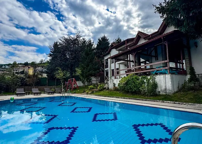 Manzara Oeduellue Bueyuek Havuzlu Premium * Dibektas