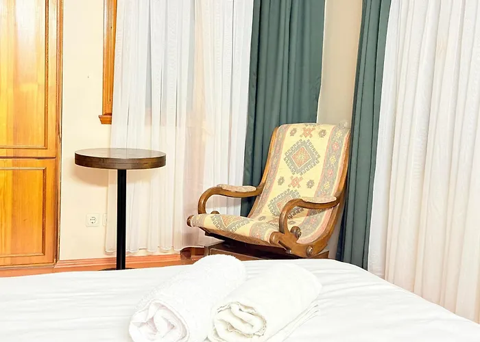 Manzara Oeduellue Bueyuek Havuzlu Premium * Dibektas