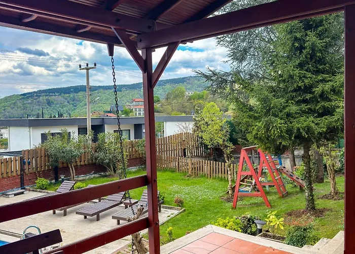 Manzara Oeduellue Bueyuek Havuzlu Premium * Dibektas