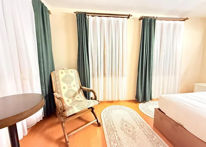 Manzara Oeduellue Bueyuek Havuzlu Premium וילה